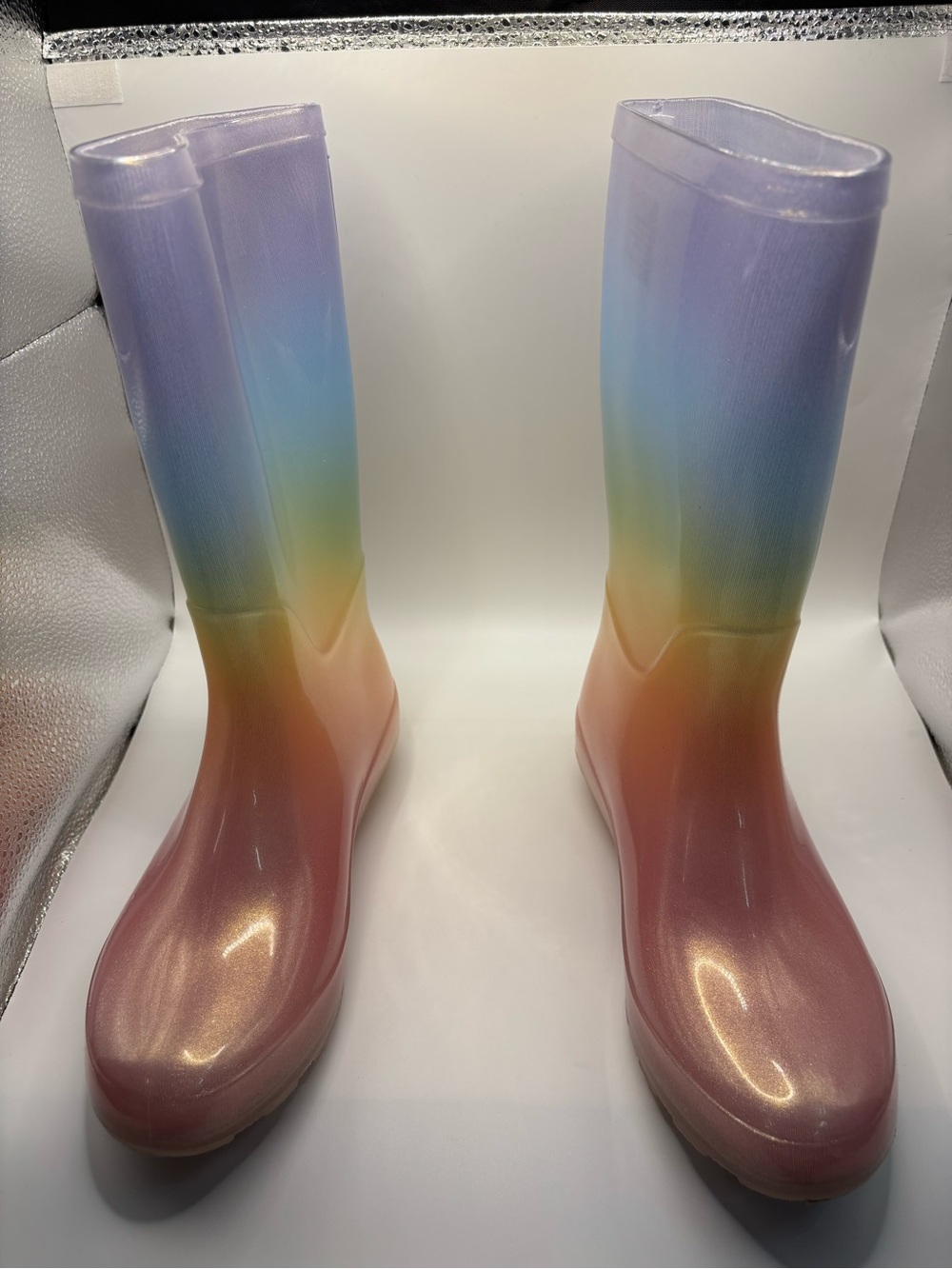 Like new Cat & Jack Girls Size 3 Rainbow Ombre Rain Boots Waterproof Pink Purple